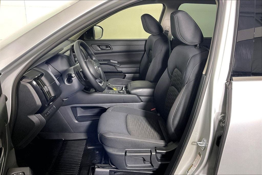 2025 Nissan Pathfinder S