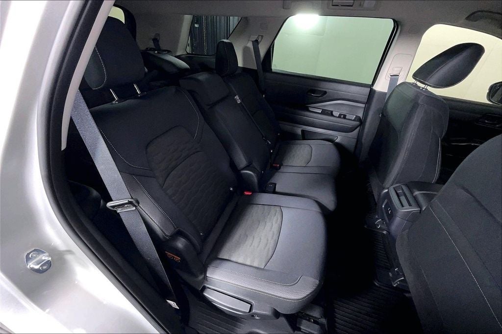 2025 Nissan Pathfinder S