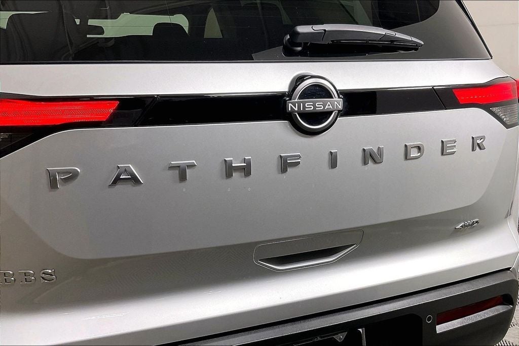 2025 Nissan Pathfinder S