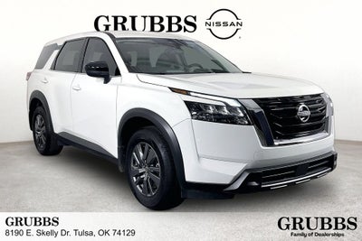2025 Nissan Pathfinder S