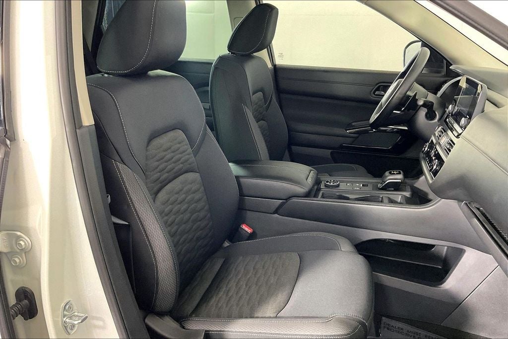 2025 Nissan Pathfinder S