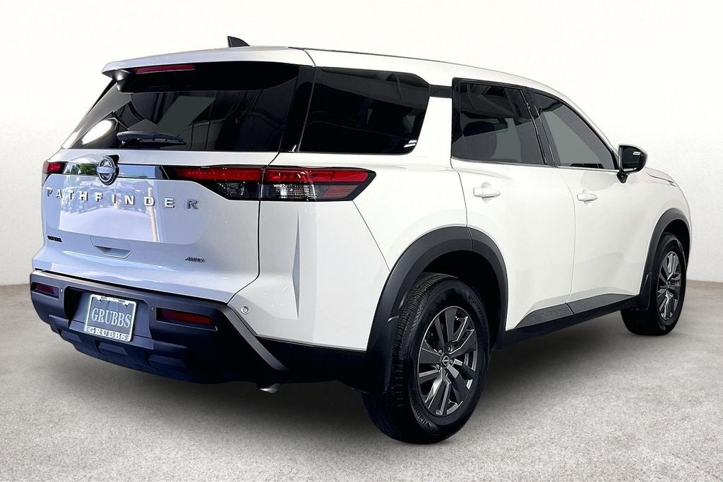 2025 Nissan Pathfinder S