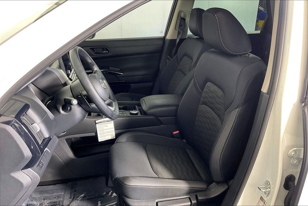 2025 Nissan Pathfinder S