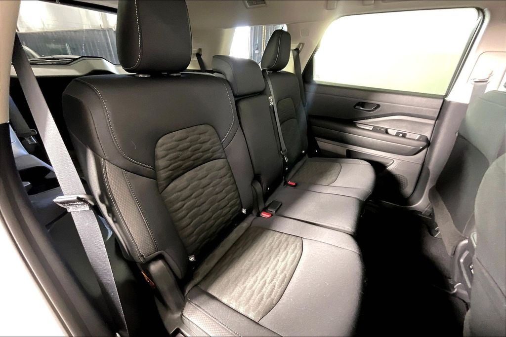 2025 Nissan Pathfinder S