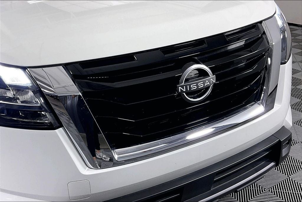 2025 Nissan Pathfinder S