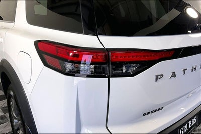 2025 Nissan Pathfinder S