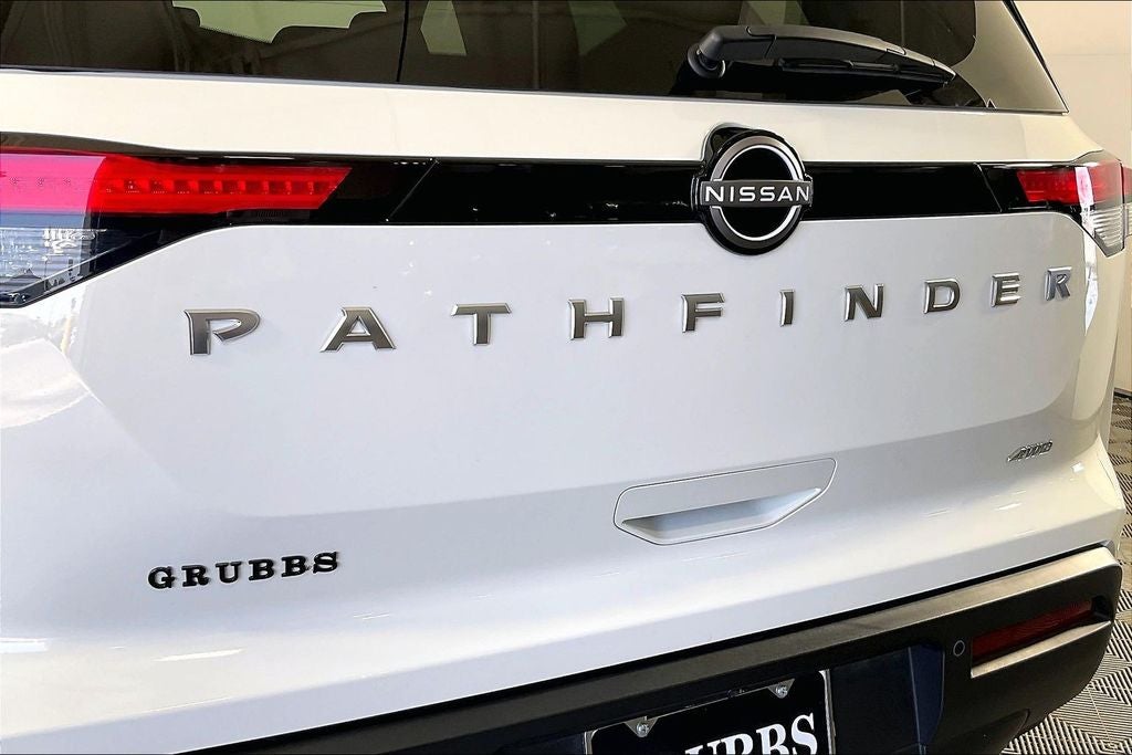 2025 Nissan Pathfinder S