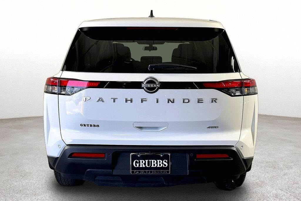 2025 Nissan Pathfinder S
