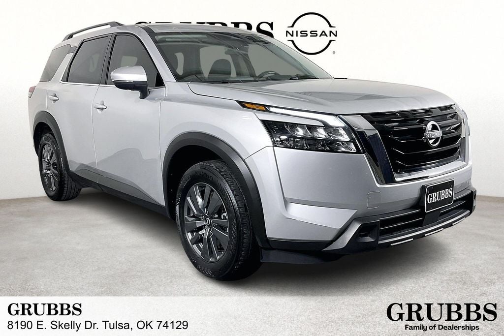 2024 Nissan Pathfinder SV