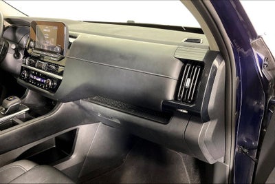 2022 Nissan Pathfinder SV