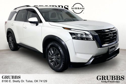 2022 Nissan Pathfinder SV