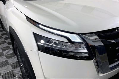 2022 Nissan Pathfinder SV