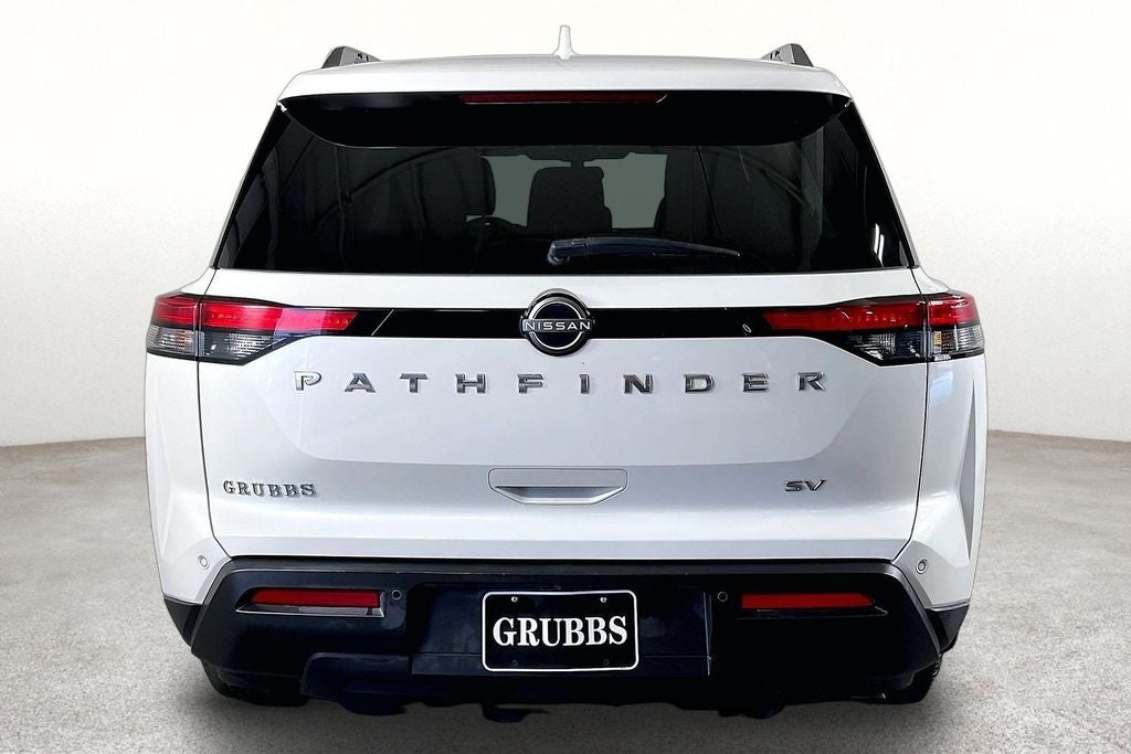 2022 Nissan Pathfinder SV