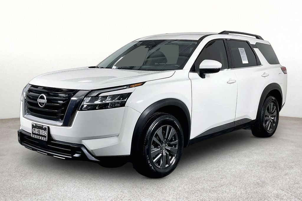 2022 Nissan Pathfinder SV