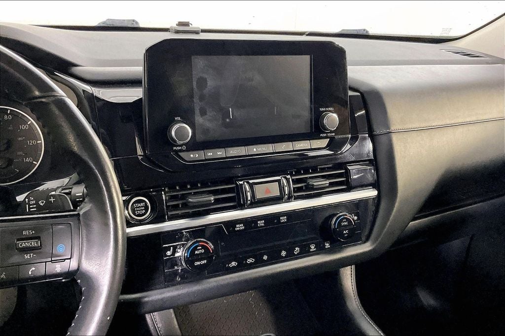 2022 Nissan Pathfinder SV