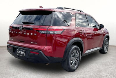 2022 Nissan Pathfinder SV