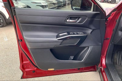 2022 Nissan Pathfinder SV