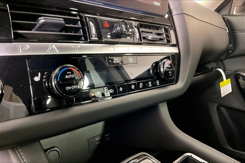 2026 Nissan Pathfinder SV