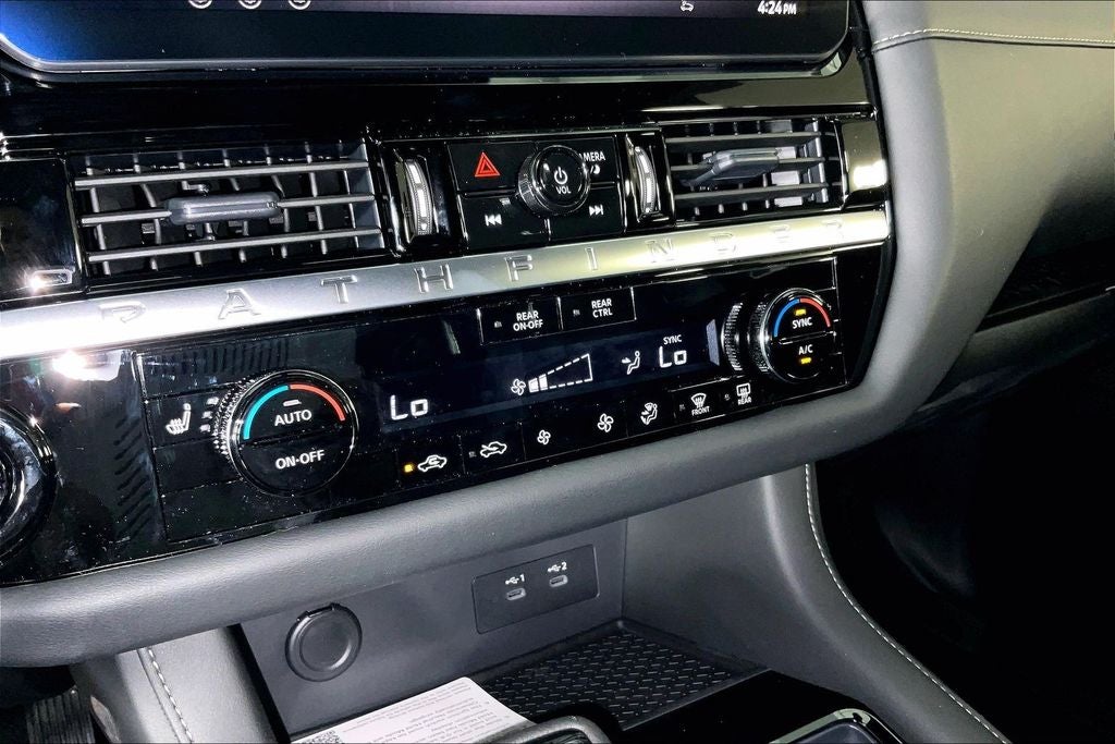 2026 Nissan Pathfinder SV