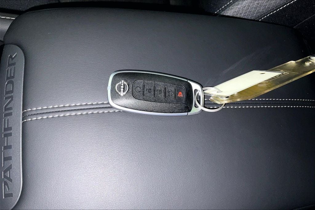 2026 Nissan Pathfinder SV