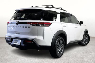 2026 Nissan Pathfinder SV