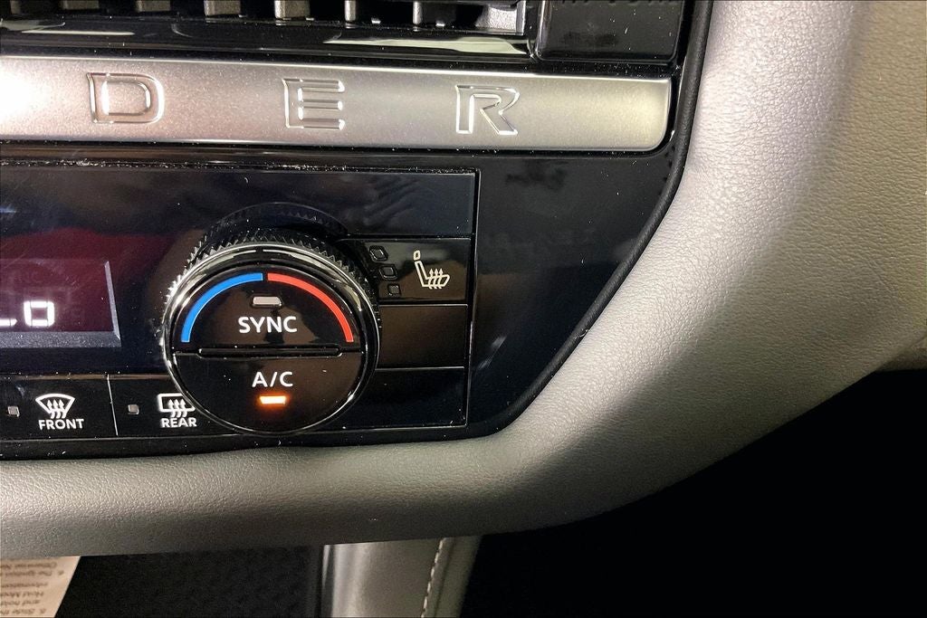 2026 Nissan Pathfinder SV