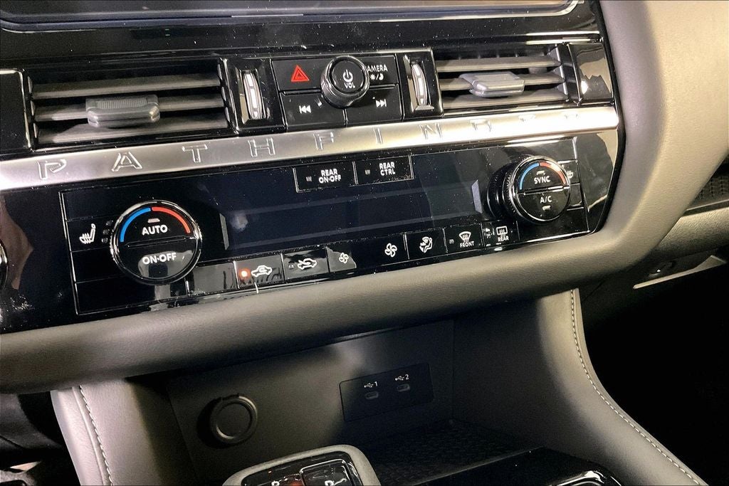 2026 Nissan Pathfinder SV