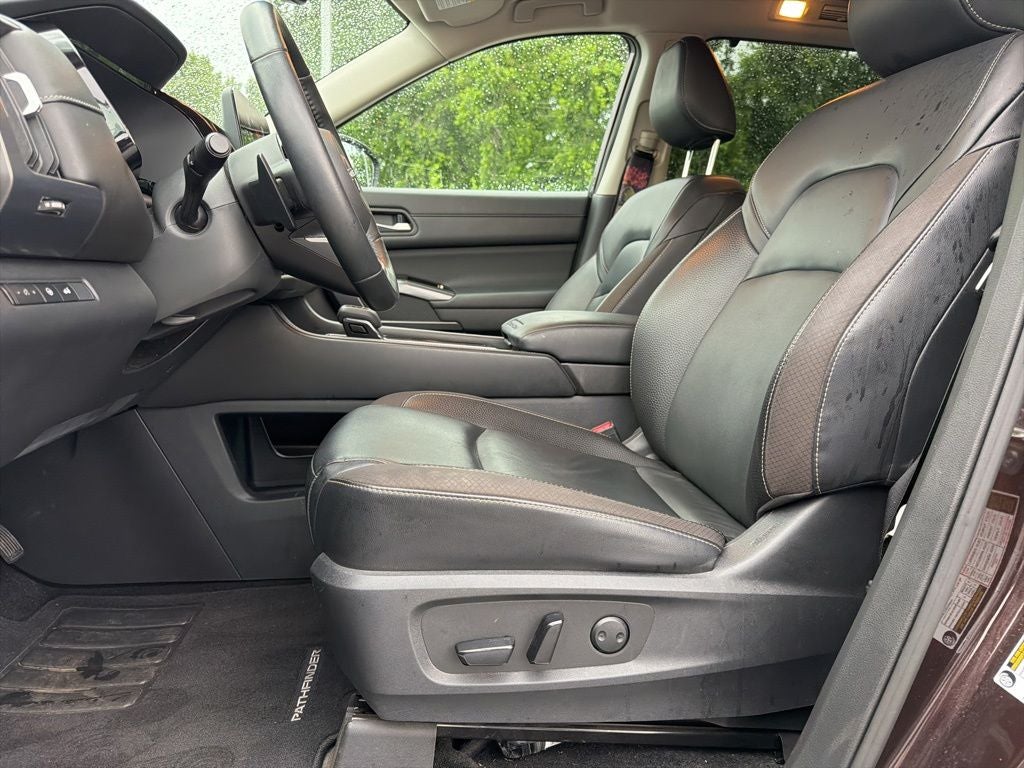 2022 Nissan Pathfinder SL