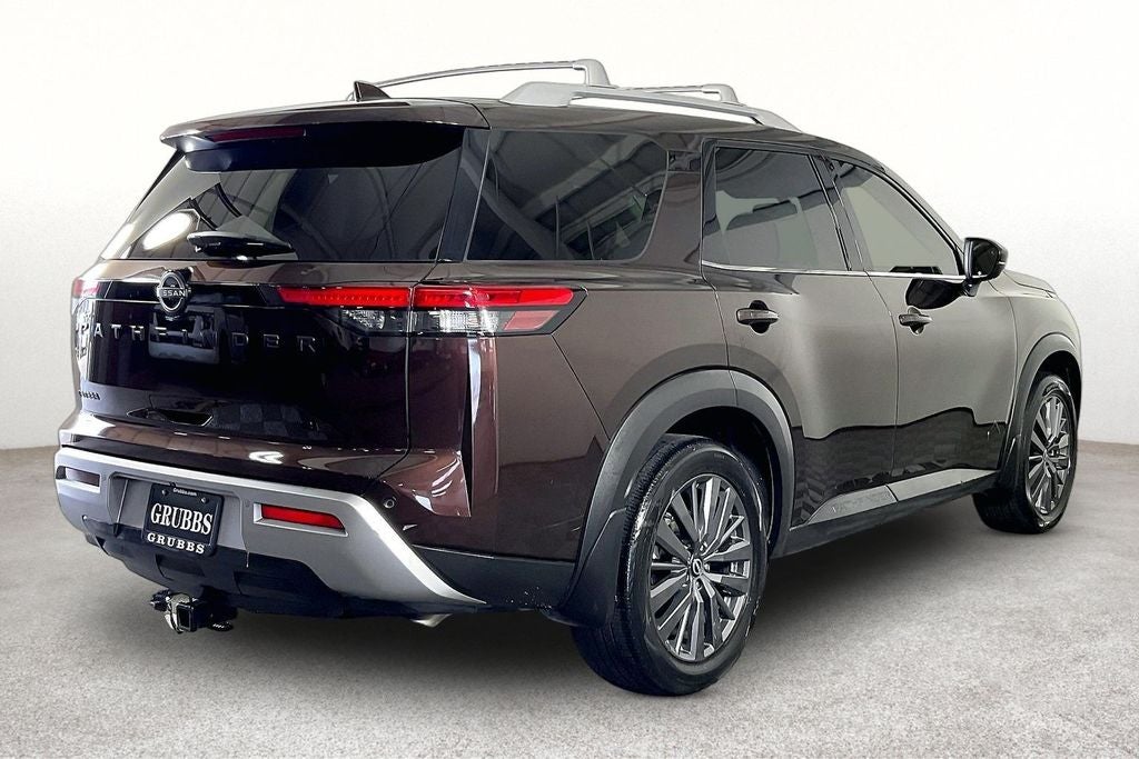 2022 Nissan Pathfinder SL