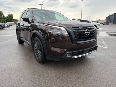2022 Nissan Pathfinder SL
