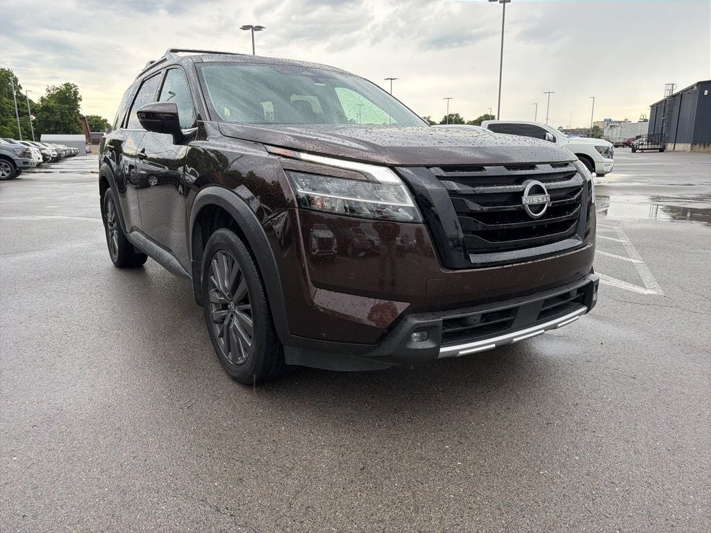 2022 Nissan Pathfinder SL