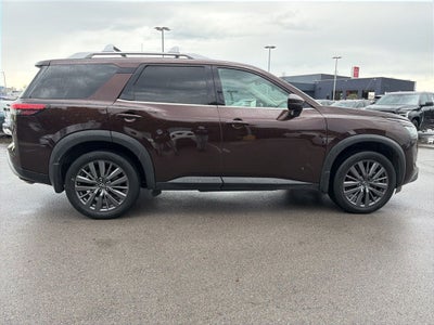 2022 Nissan Pathfinder SL