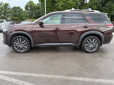 2022 Nissan Pathfinder SL