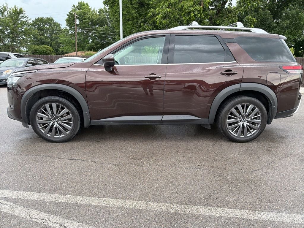 2022 Nissan Pathfinder SL