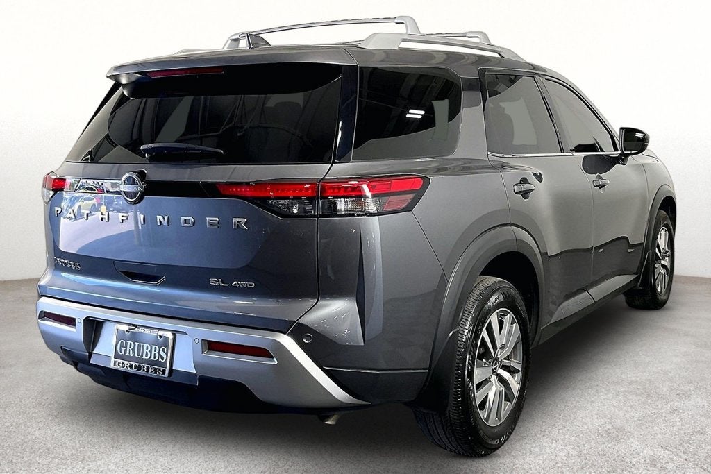 2025 Nissan Pathfinder SL