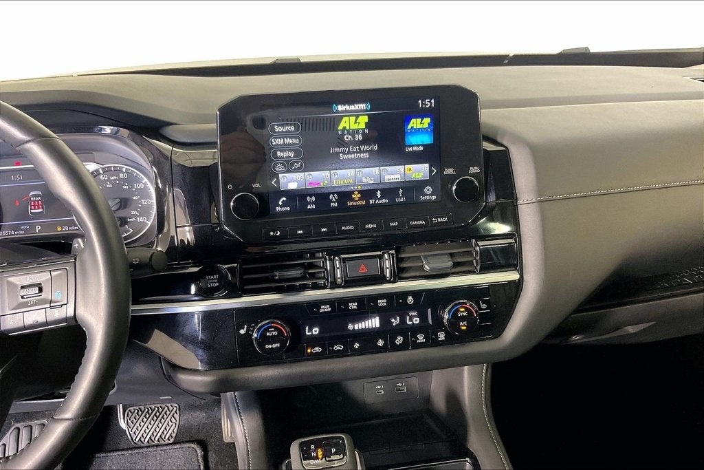 2025 Nissan Pathfinder SL