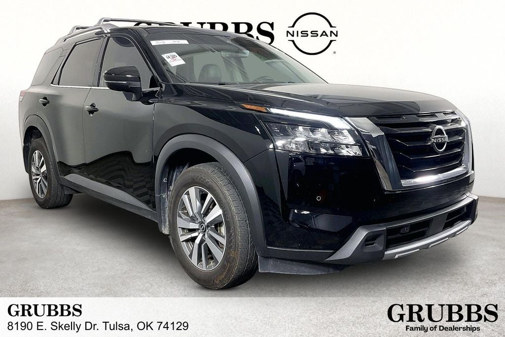 2025 Nissan Pathfinder SL