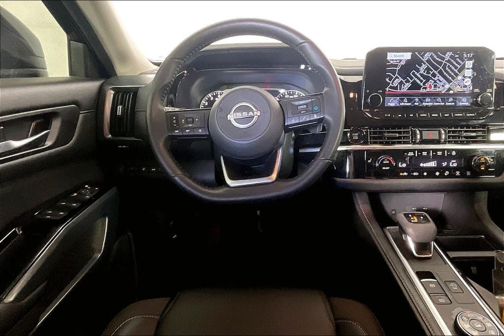 2025 Nissan Pathfinder SL