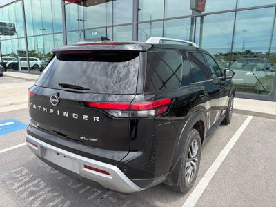 2022 Nissan Pathfinder SL