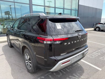 2022 Nissan Pathfinder SL