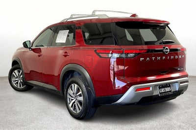 2022 Nissan Pathfinder SL