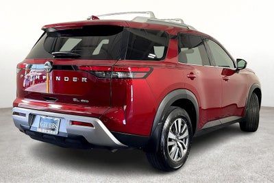 2022 Nissan Pathfinder SL