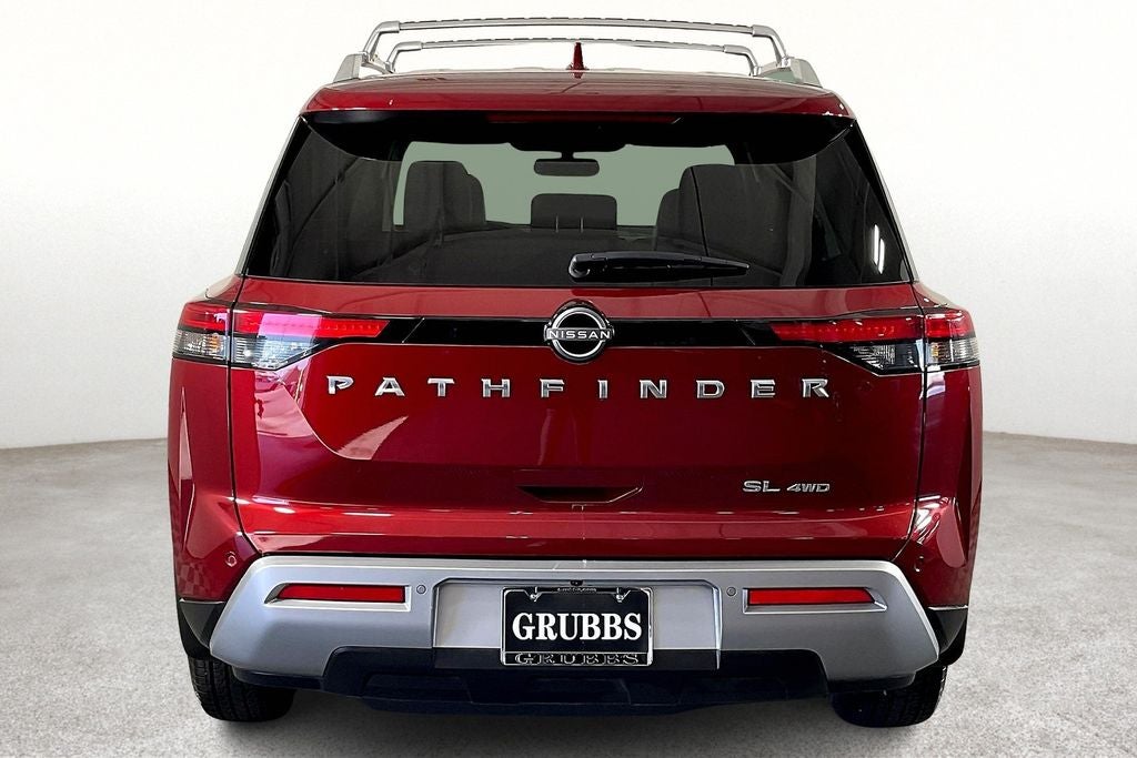 2022 Nissan Pathfinder SL