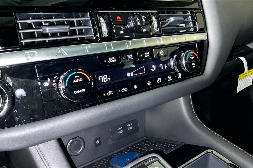 2026 Nissan Pathfinder SL