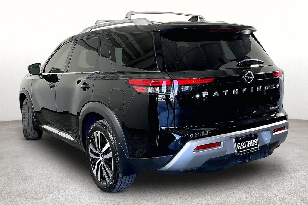 2025 Nissan Pathfinder Platinum