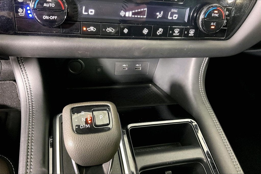 2025 Nissan Pathfinder Platinum