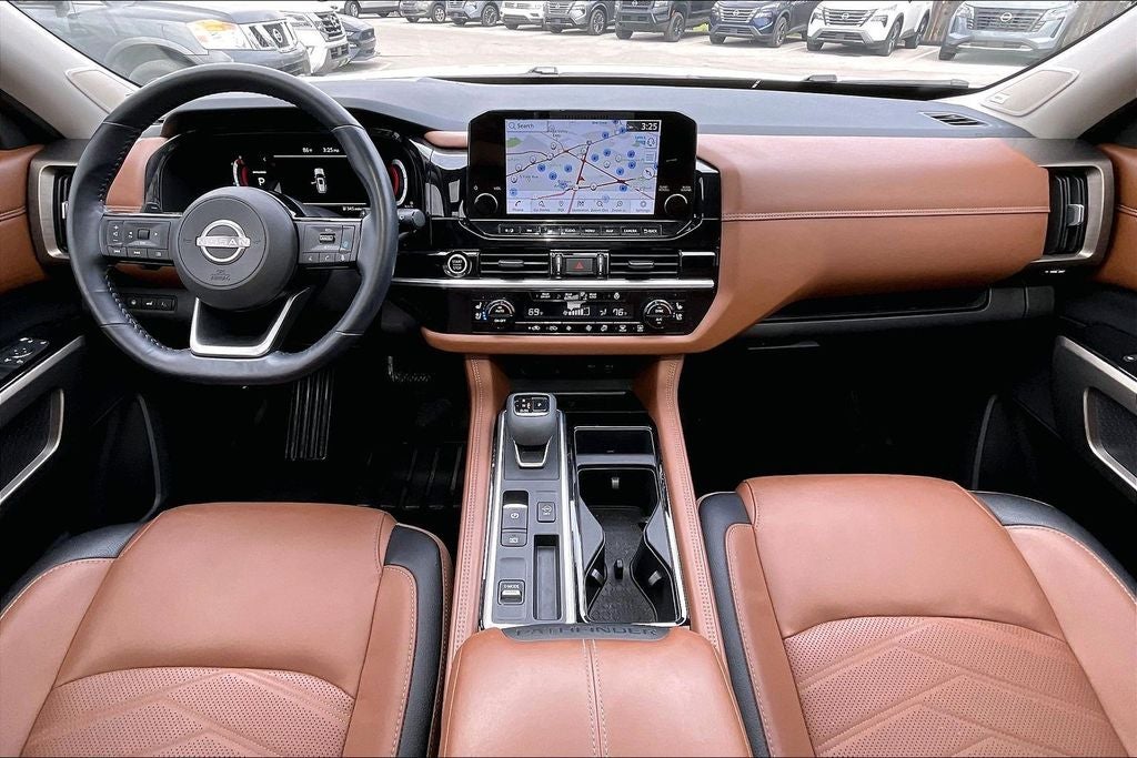 2023 Nissan Pathfinder Platinum