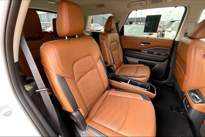 2023 Nissan Pathfinder Platinum