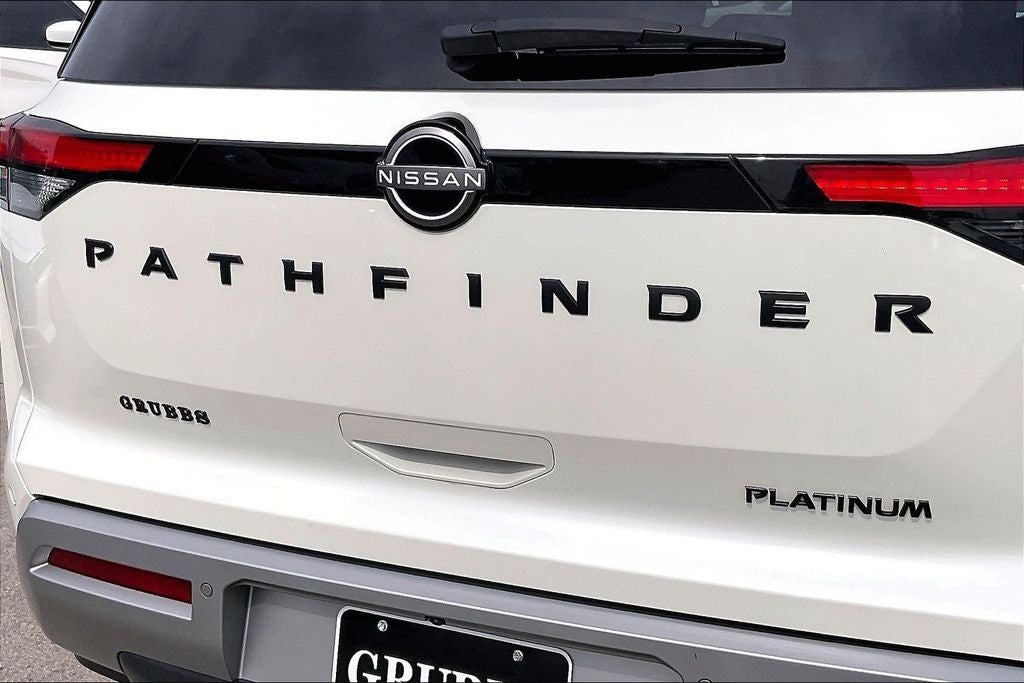 2023 Nissan Pathfinder Platinum