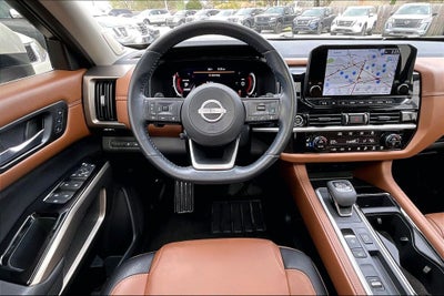 2023 Nissan Pathfinder Platinum